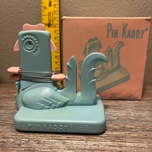 Tuppercraft Vintage Pin Kaddy Blue and Pink Holder

#5